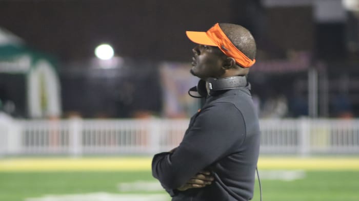 Coach Willie Simmons